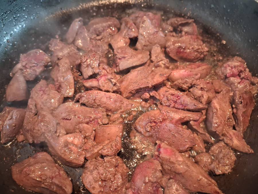 kuracia pečeň restovan&aacute; na panvici