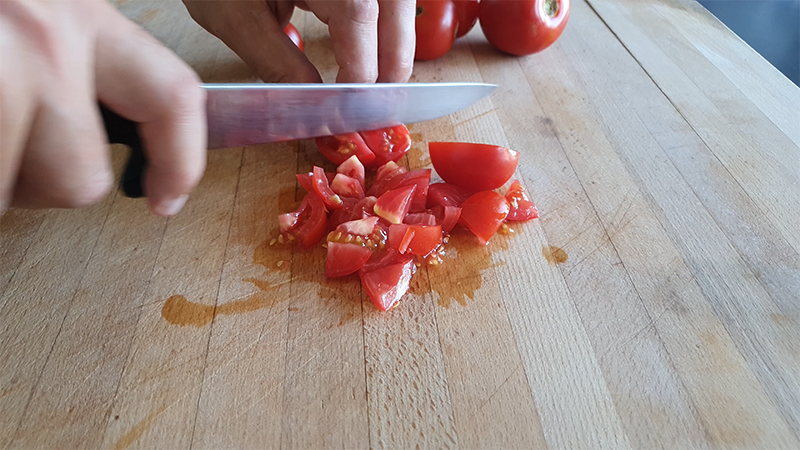 Paradajky nakrájame