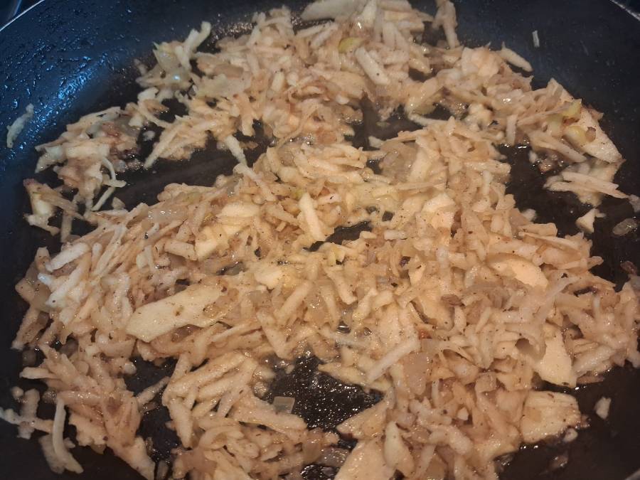 restovan&eacute; jablk&aacute; na panvici